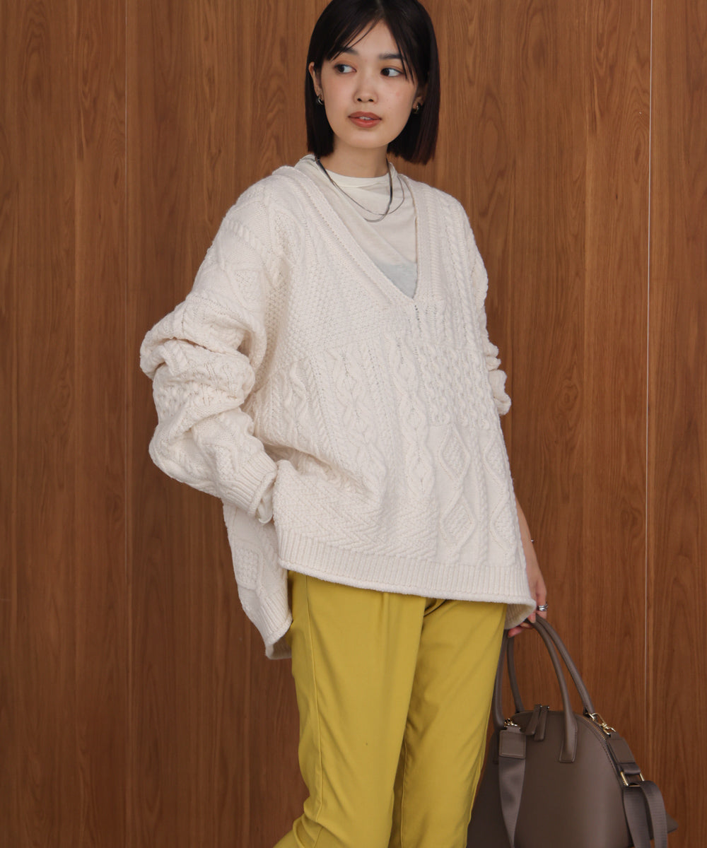【WEB限定】ケーブルVニットセーター