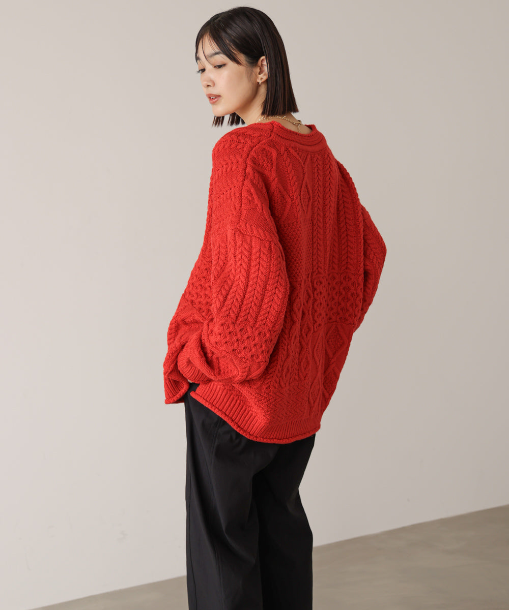 【WEB限定】ケーブルVニットセーター