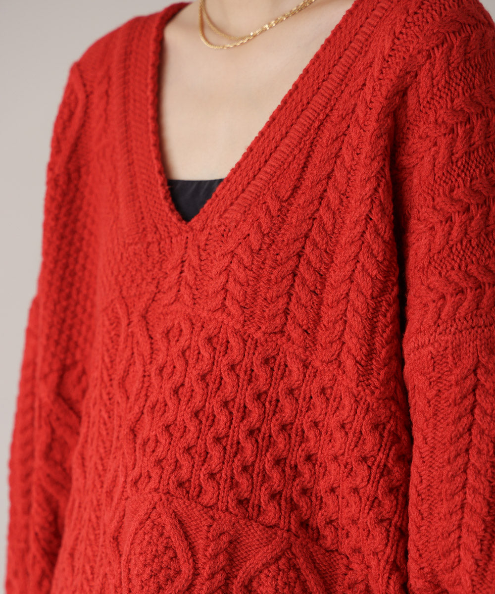 【WEB限定】ケーブルVニットセーター