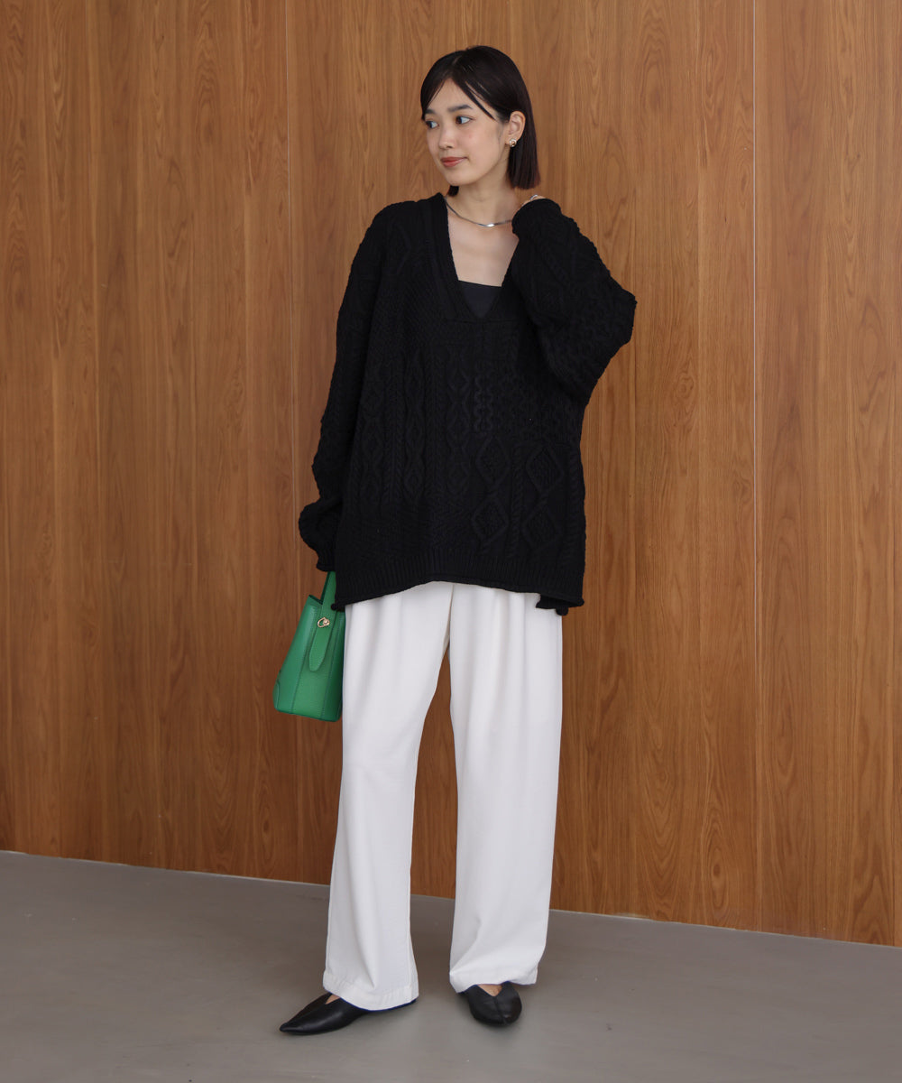 【WEB限定】ケーブルVニットセーター
