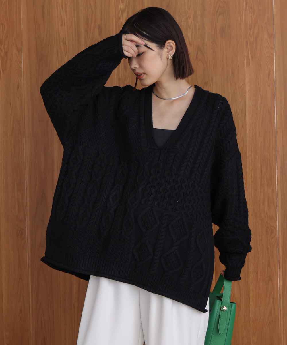 【WEB限定】ケーブルVニットセーター