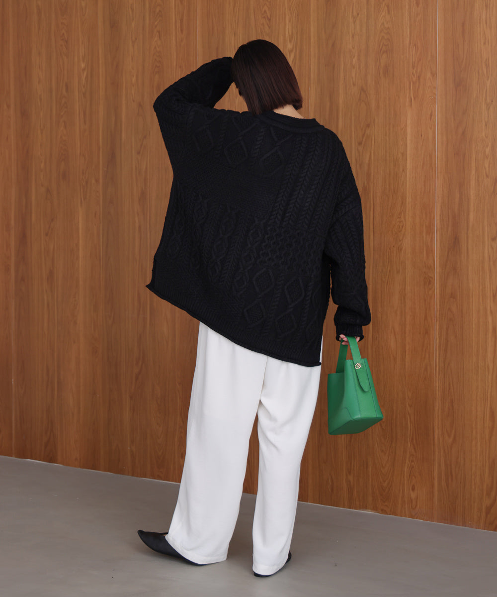 【WEB限定】ケーブルVニットセーター