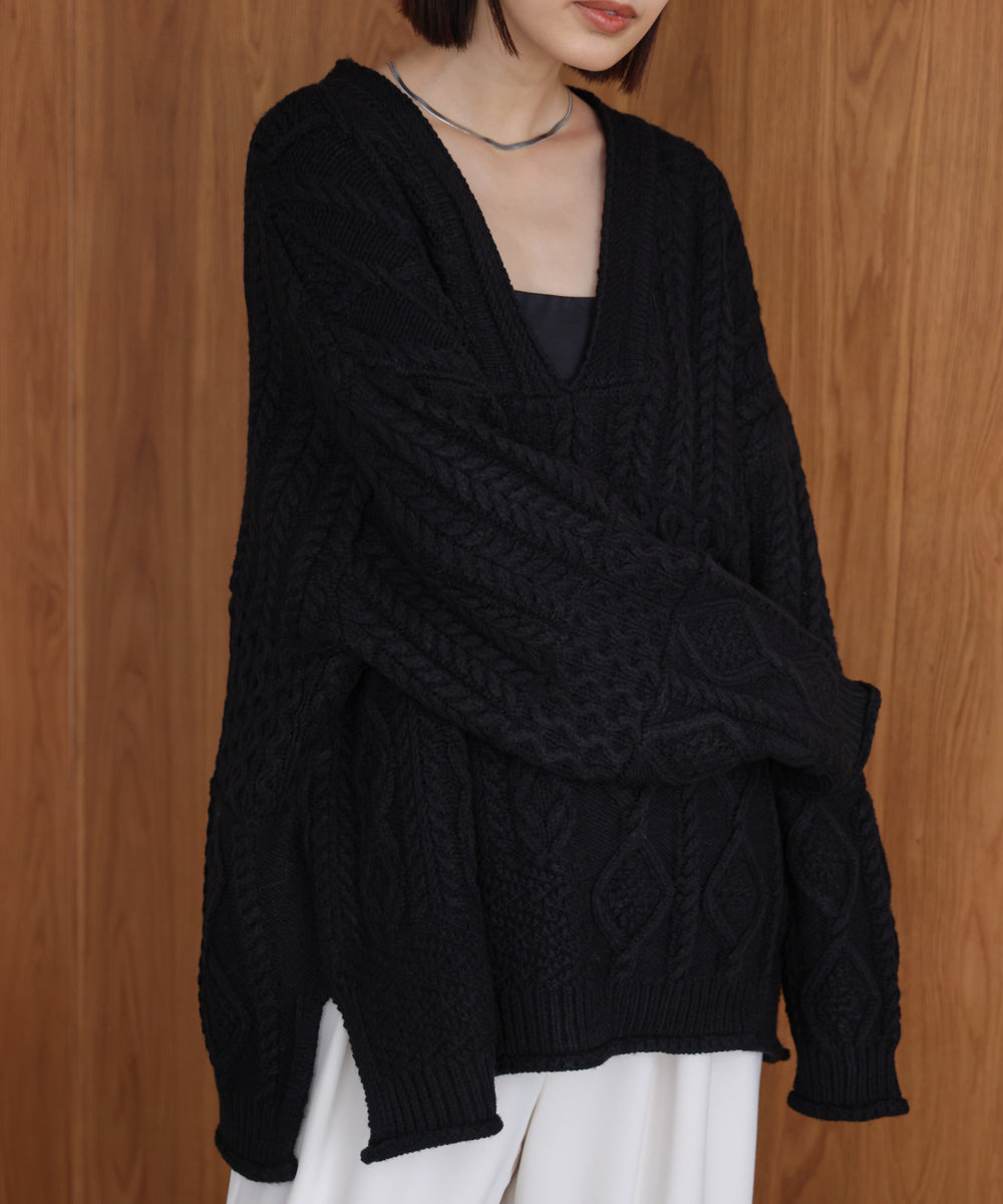 【WEB限定】ケーブルVニットセーター