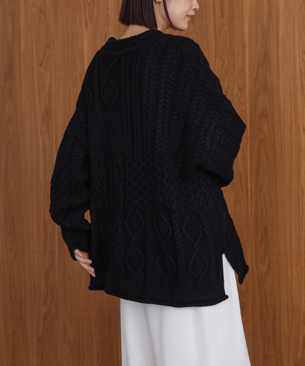 【WEB限定】ケーブルVニットセーター