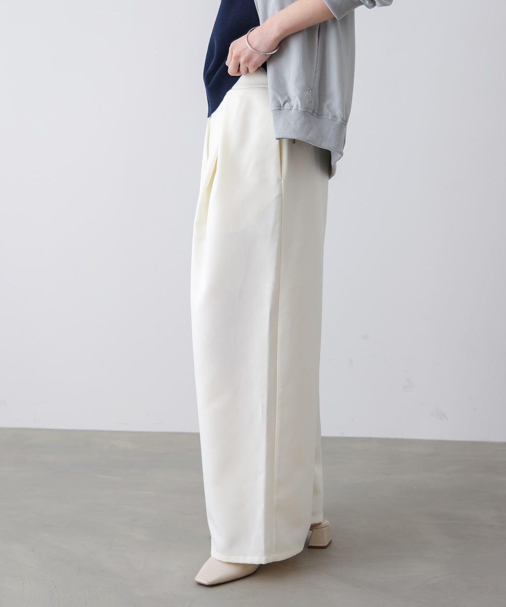 スレンダーベルトワイドパンツ