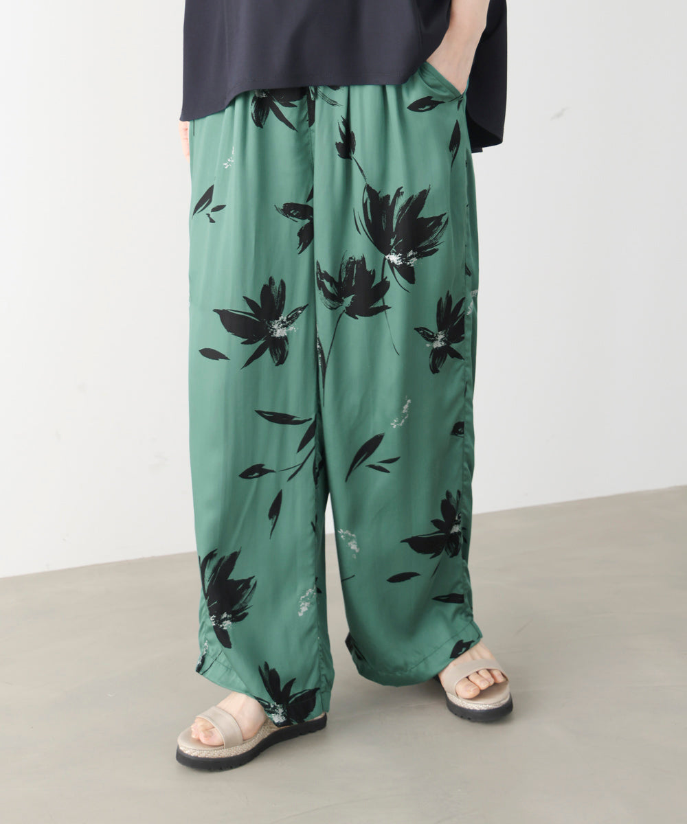 ラメフラワー柄ワイドパンツ