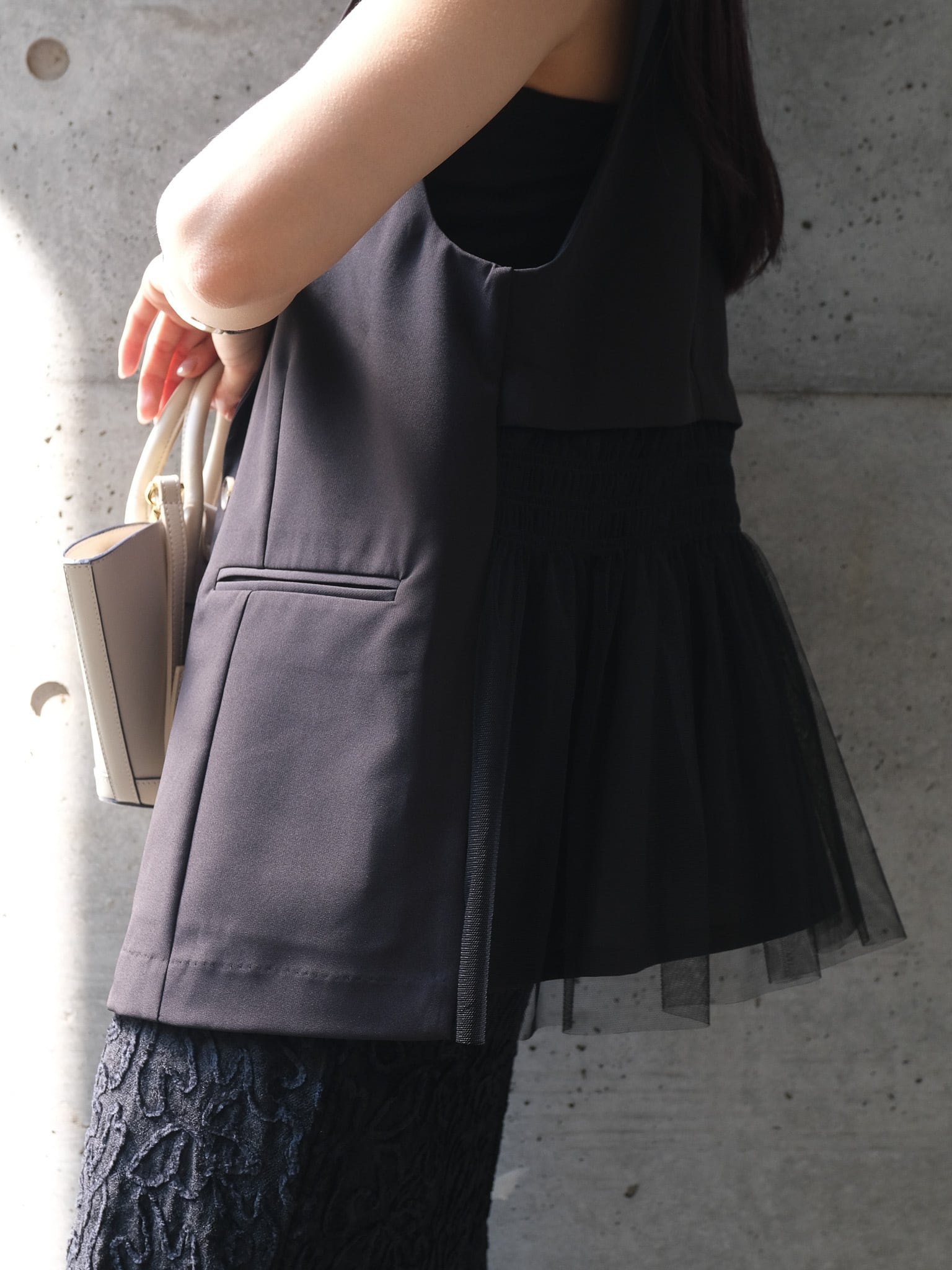 TULLE DOCKING GILET(チュールドッキングジレ)