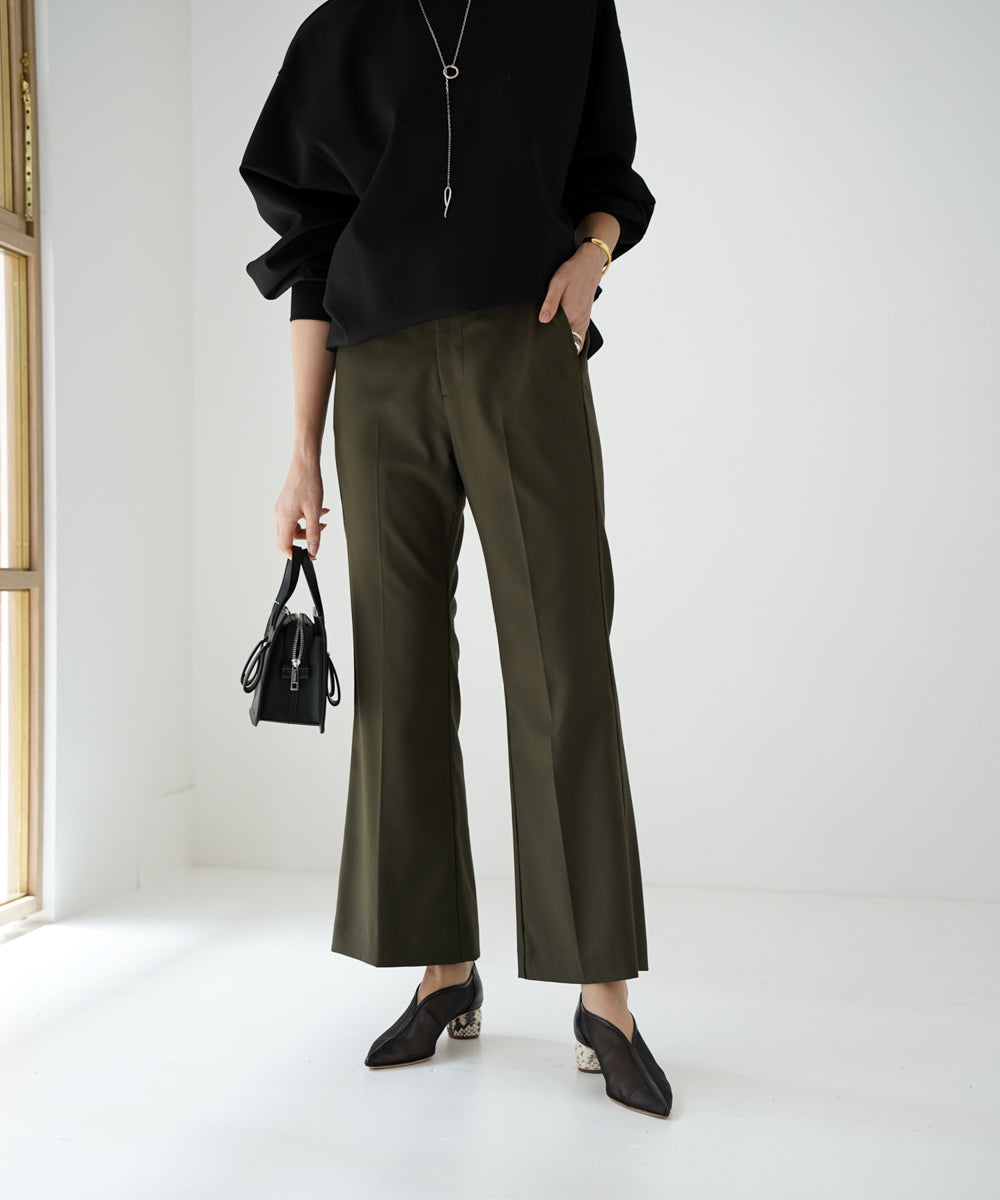 BACK SLIT TROUSER