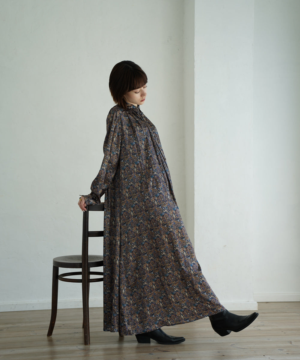 PRINT PLEATED DRESS