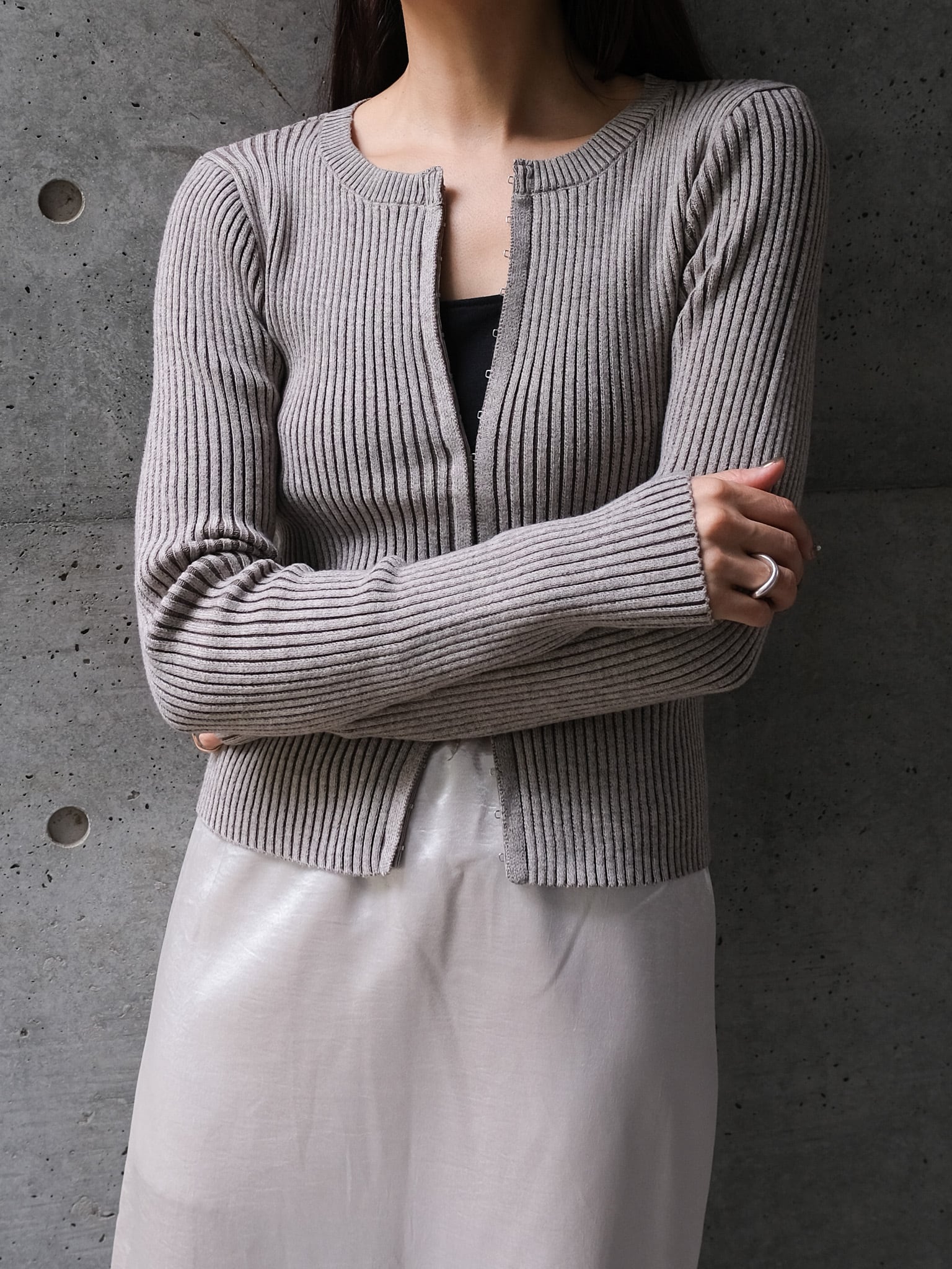 CREW NECK CARDIGAN
