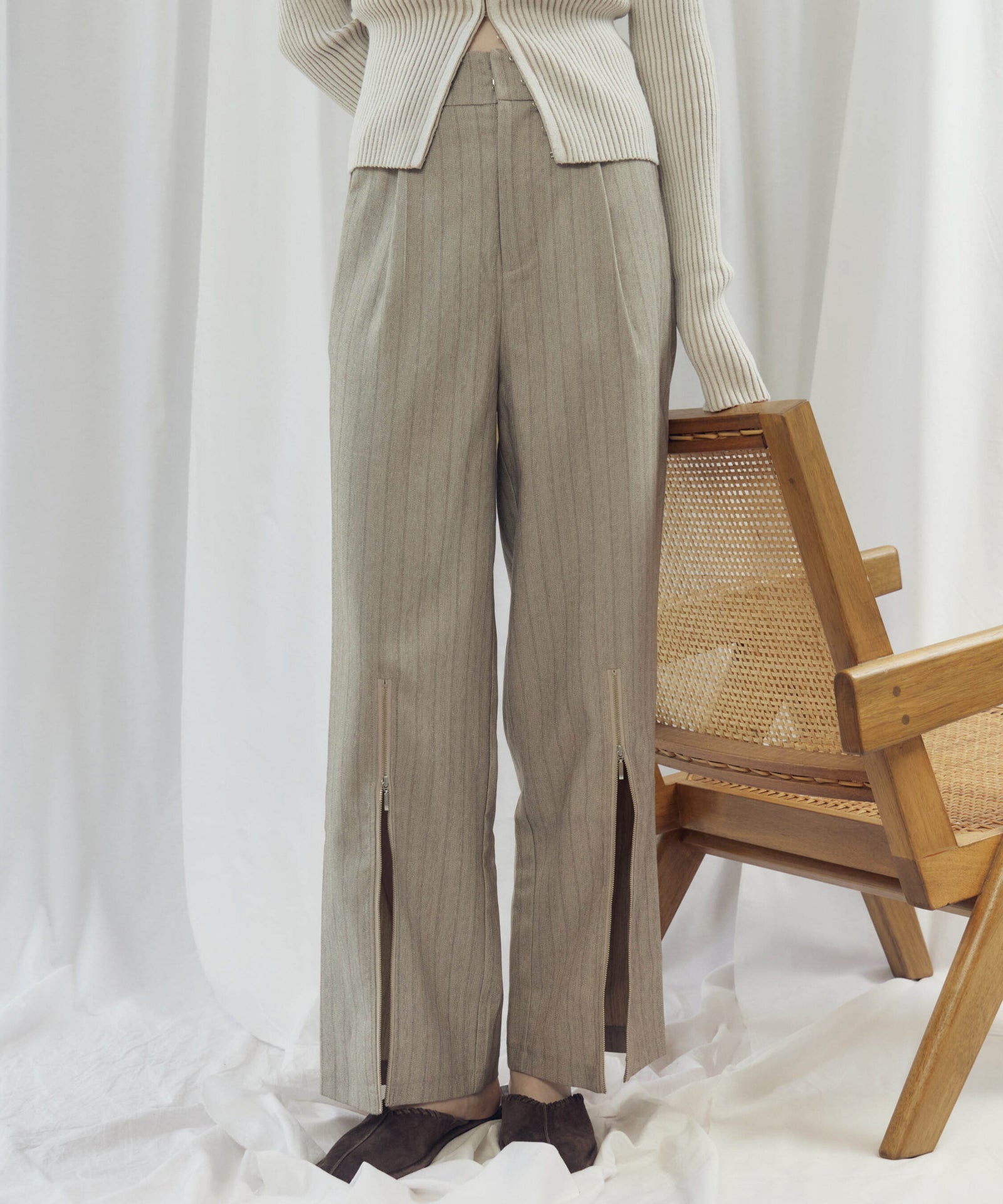 STRIPED ZIP SLIT PANTS(ストライプZIPスリットパンツ)