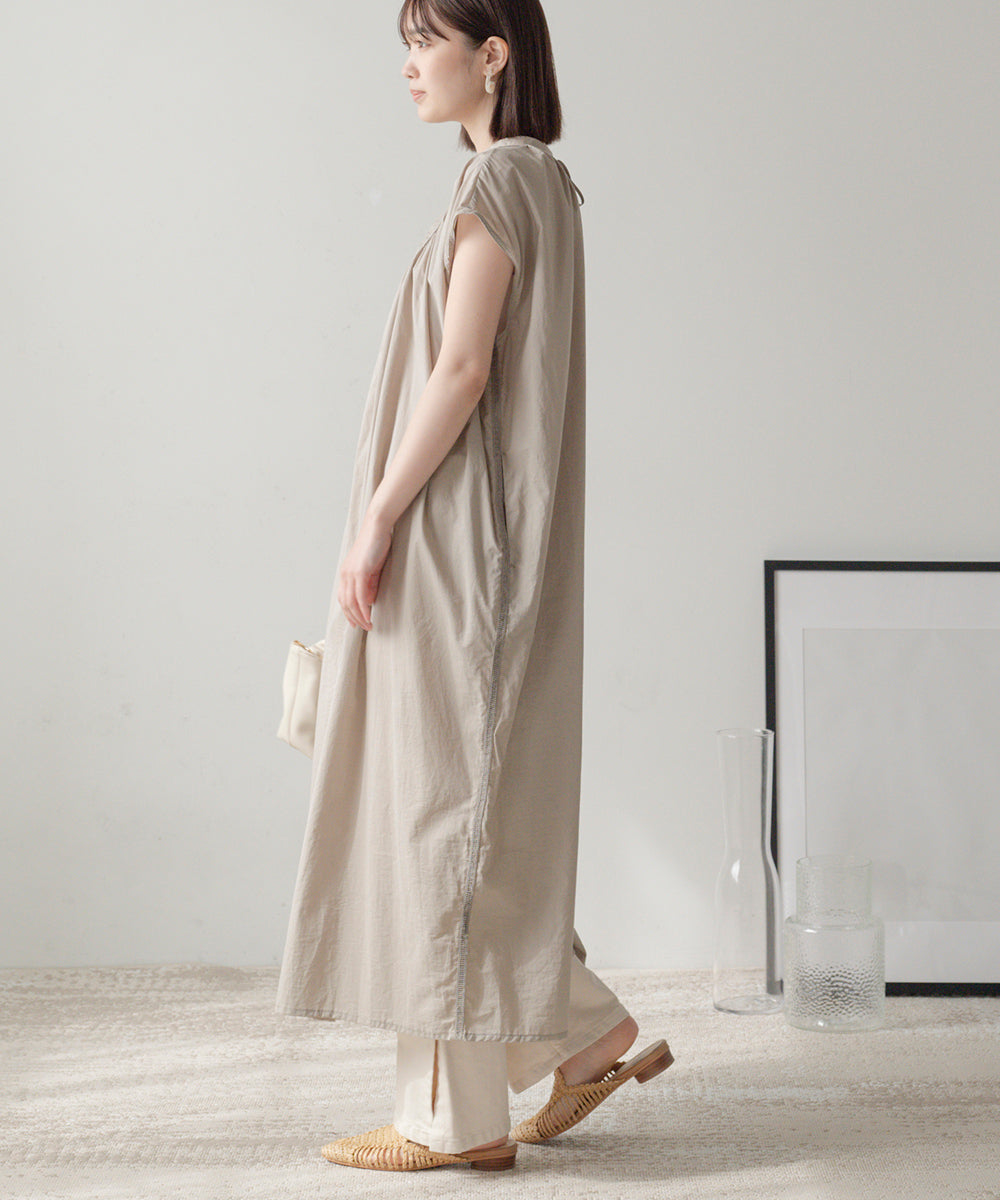 キーネック刺繍ヨークワンピース