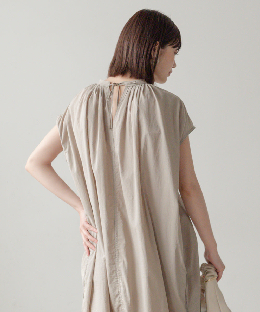 キーネック刺繍ヨークワンピース