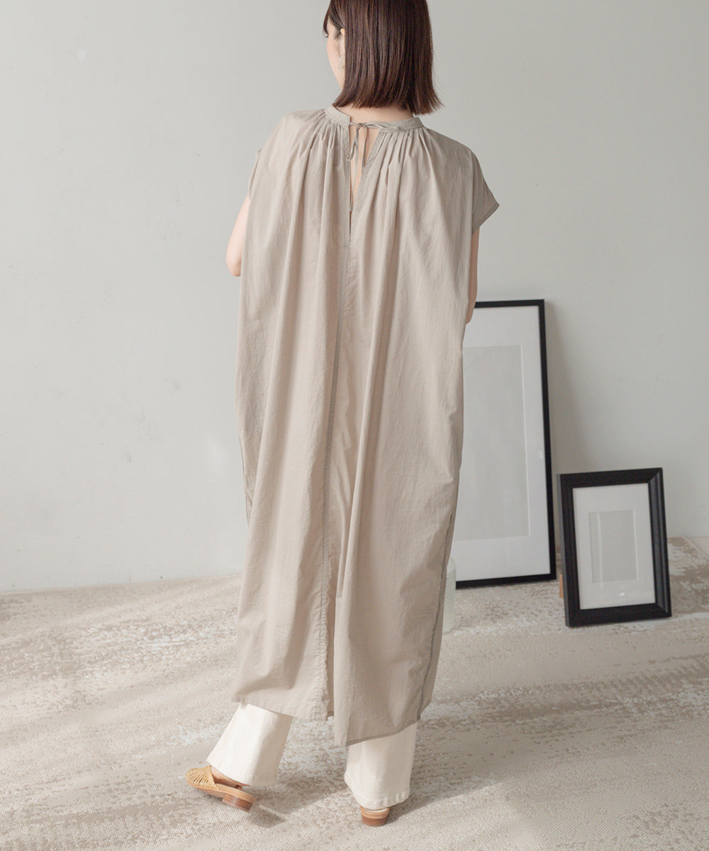 キーネック刺繍ヨークワンピース