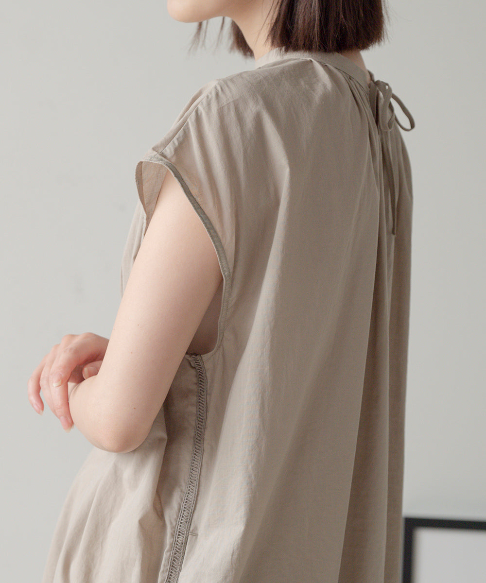 キーネック刺繍ヨークワンピース
