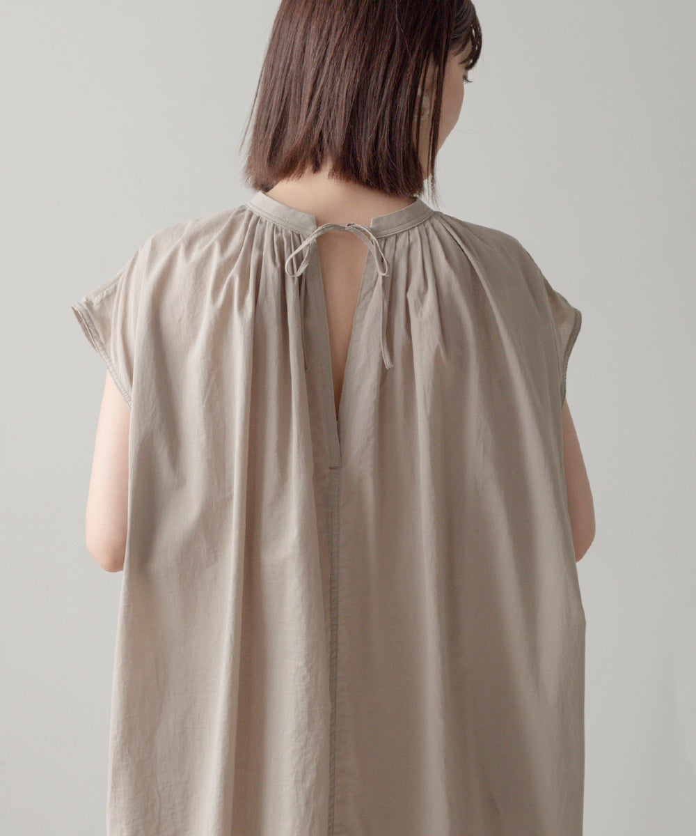 キーネック刺繍ヨークワンピース