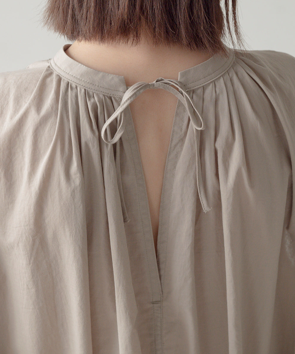 キーネック刺繍ヨークワンピース