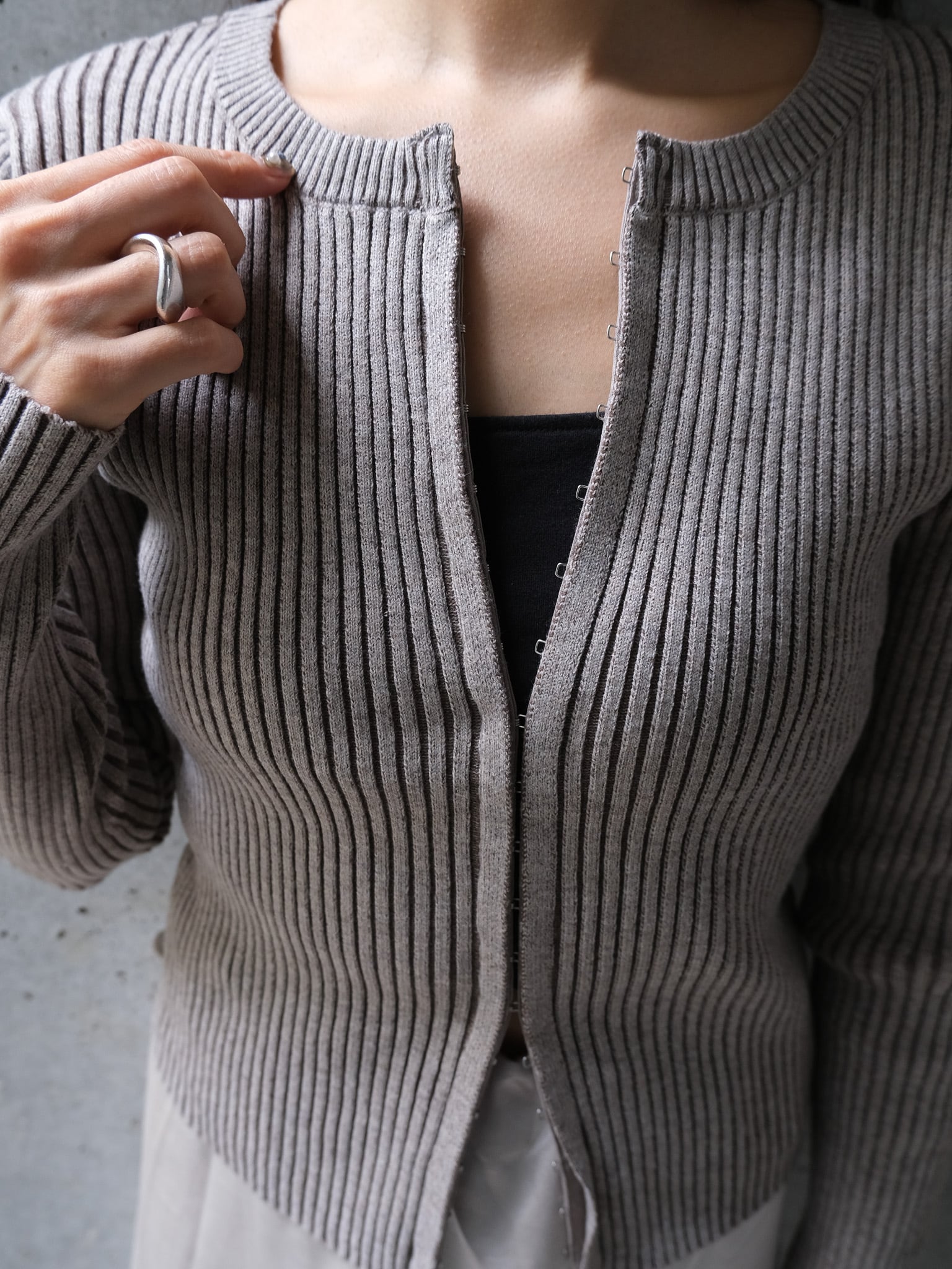 CREW NECK CARDIGAN