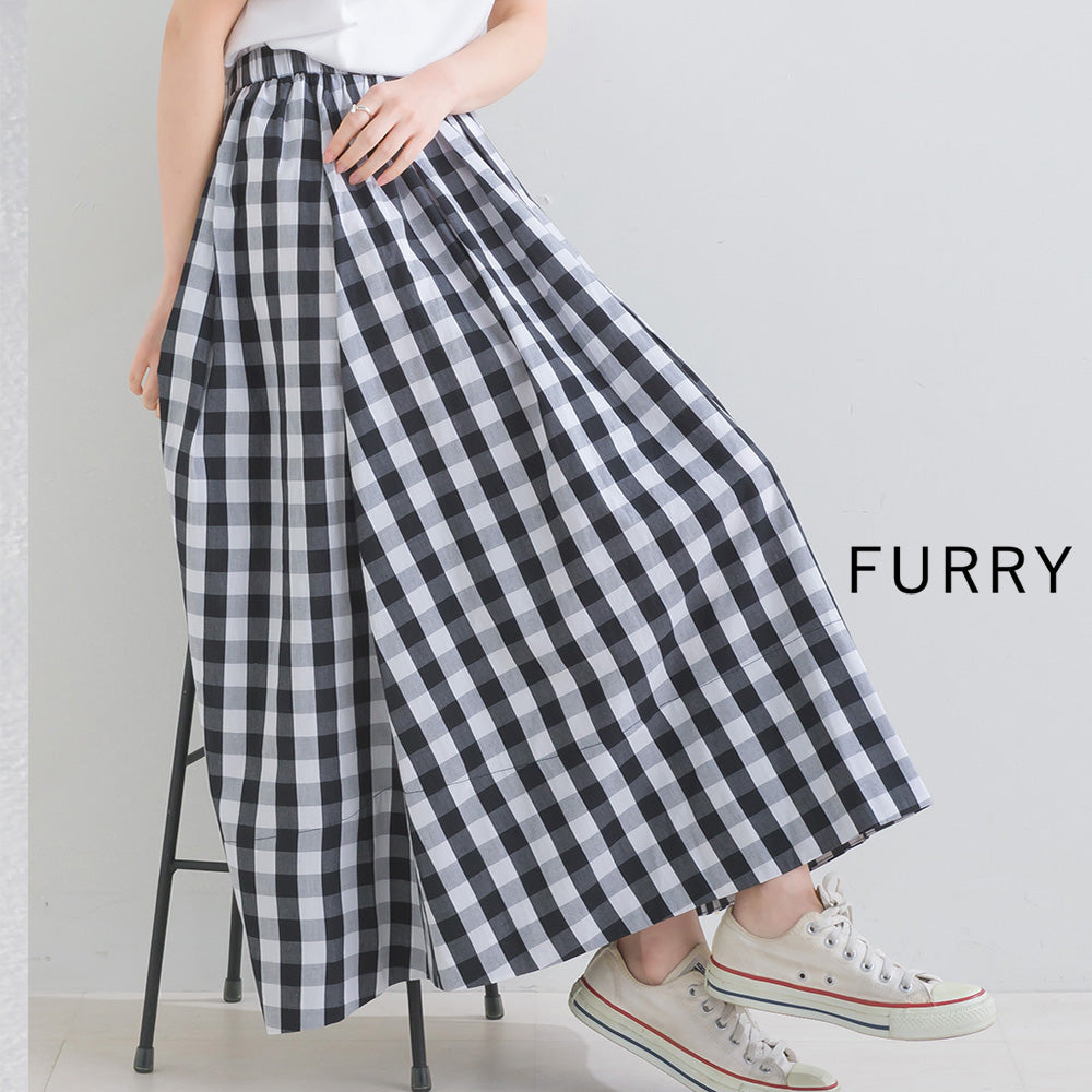 タックボリュームフレアスカート