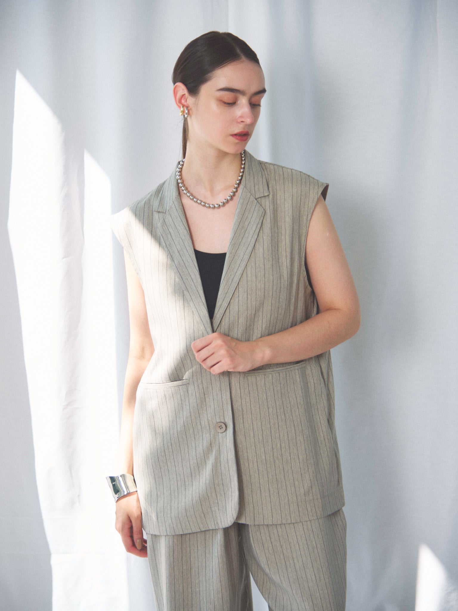 【SETUP可】HERRINGBONE STRIPED SLEEVELESS JACKET(ヘリンボーンストライプスリーブレスジャケット)