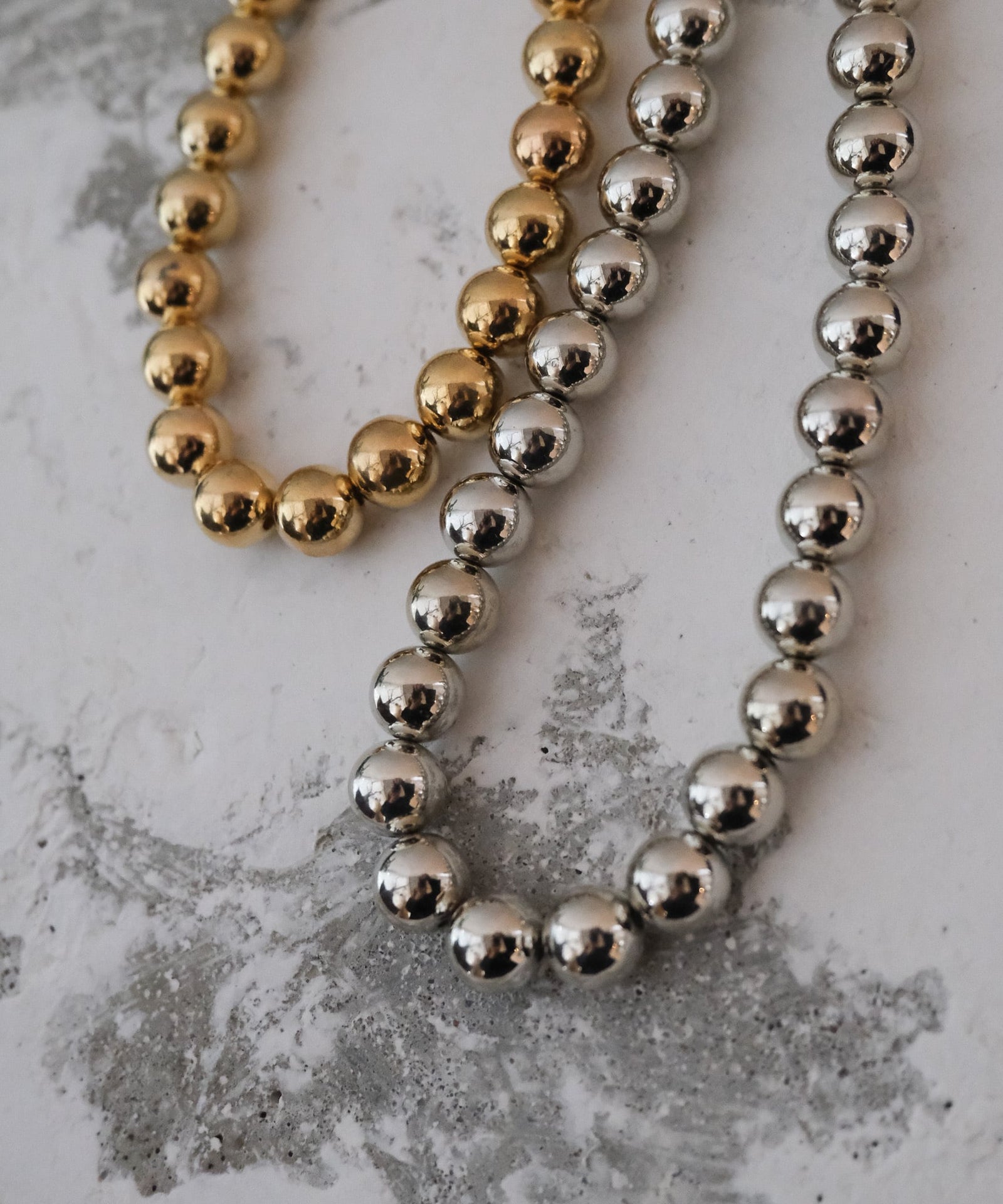 BALL NECKLACE（ﾎﾞｰﾙﾈｯｸﾚｽ）
