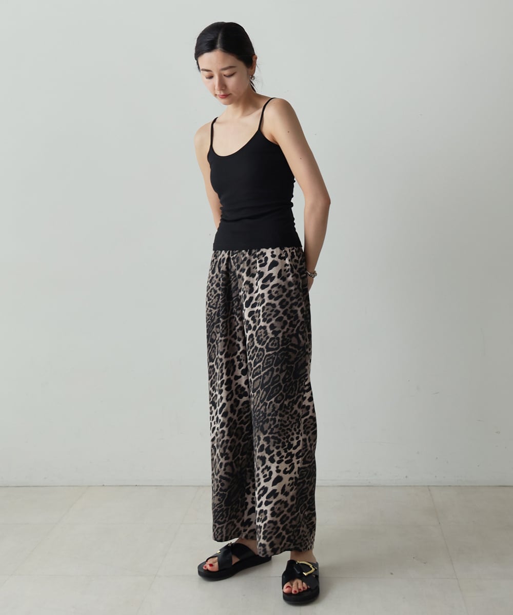 CUT RIB BACK OPEN CAMI WITH CUP(ｶｯﾄﾘﾌﾞｶｯﾌﾟﾂｷﾊﾞｯｸｵｰﾌﾟﾝｷｬﾐ)