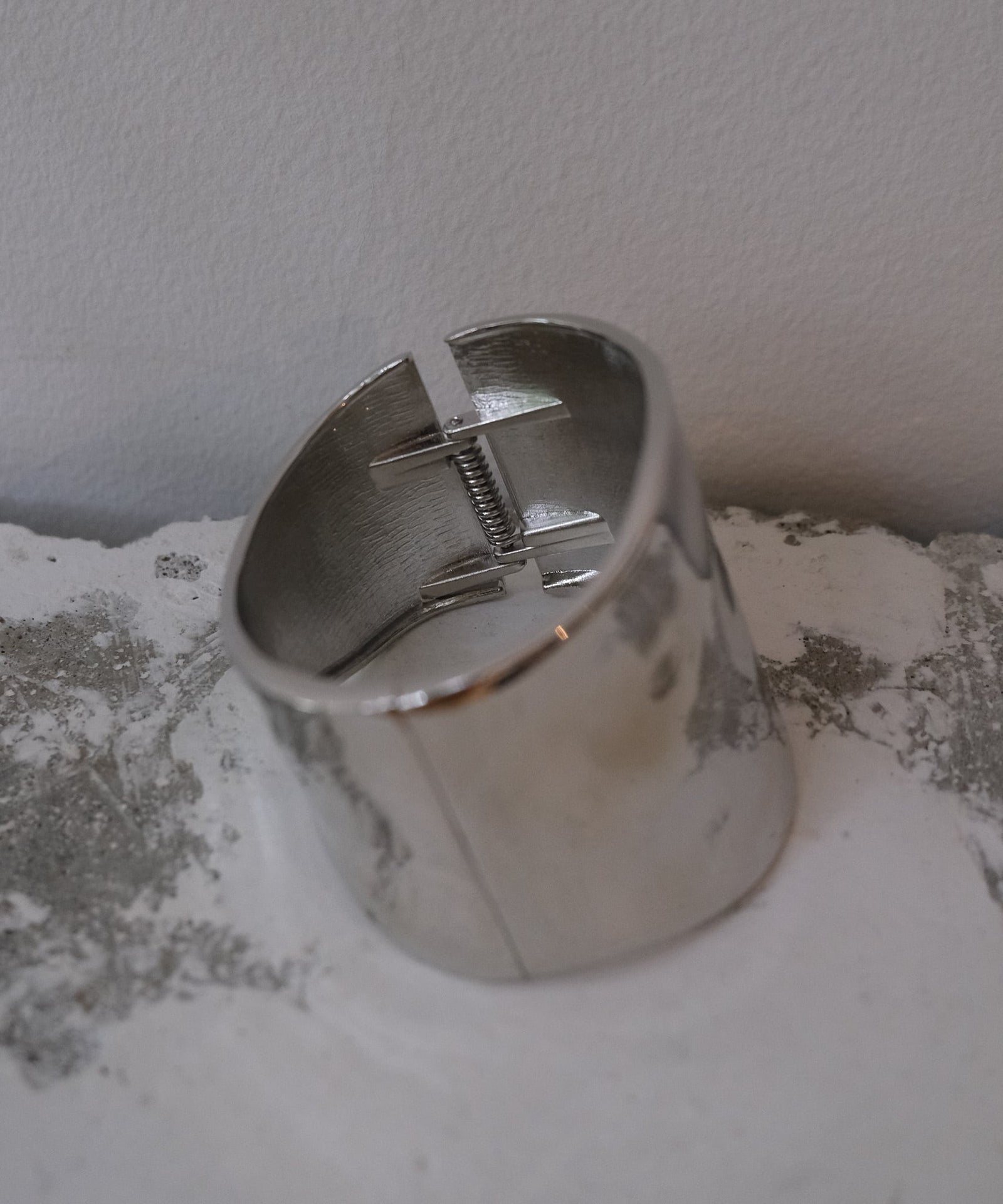 VOLUME BANGLE（ﾎﾞﾘｭｰﾑﾊﾞﾝｸﾞﾙ）
