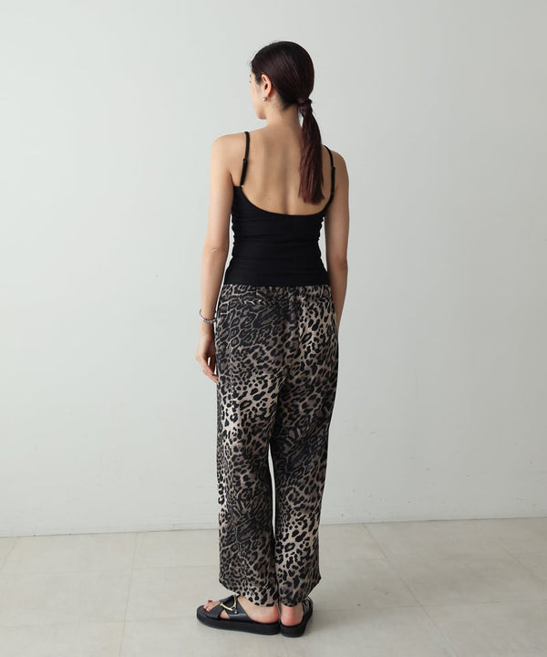CUT RIB BACK OPEN CAMI WITH CUP(ｶｯﾄﾘﾌﾞｶｯﾌﾟﾂｷﾊﾞｯｸｵｰﾌﾟﾝｷｬﾐ)