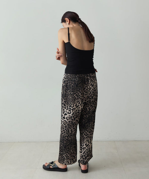 CUT RIB BACK OPEN CAMI WITH CUP(ｶｯﾄﾘﾌﾞｶｯﾌﾟﾂｷﾊﾞｯｸｵｰﾌﾟﾝｷｬﾐ)