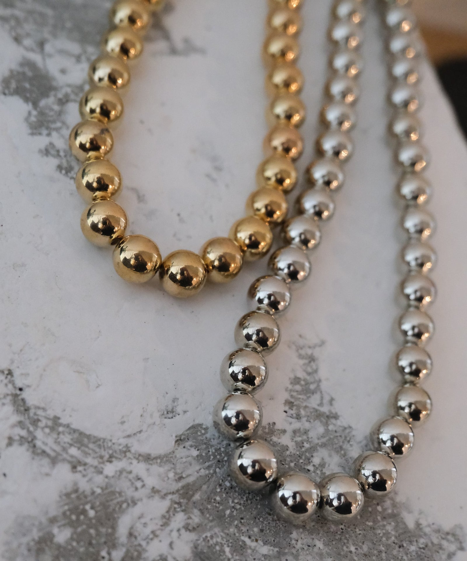 BALL NECKLACE（ﾎﾞｰﾙﾈｯｸﾚｽ）