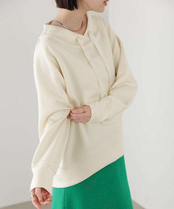 ダンボール抜き衿プルオーバー