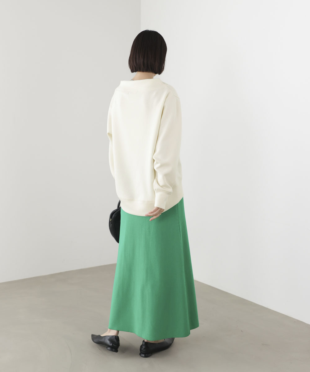 ダンボール抜き衿プルオーバー