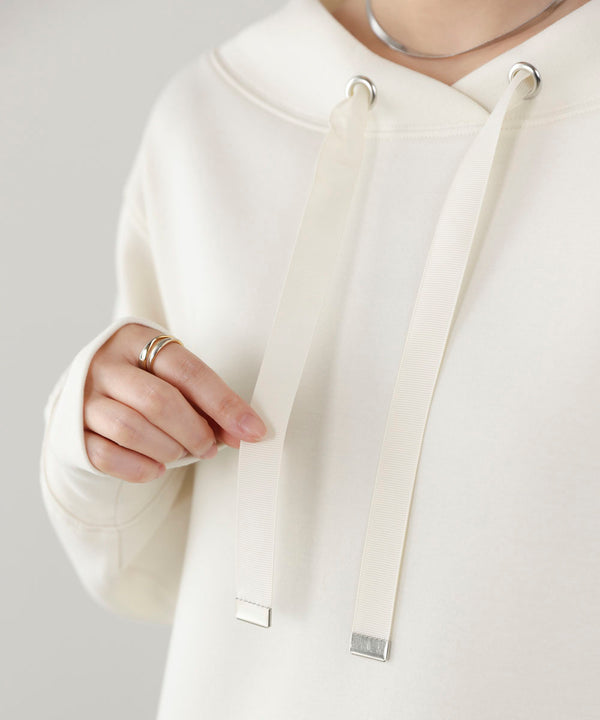 ダンボール抜き衿プルオーバー