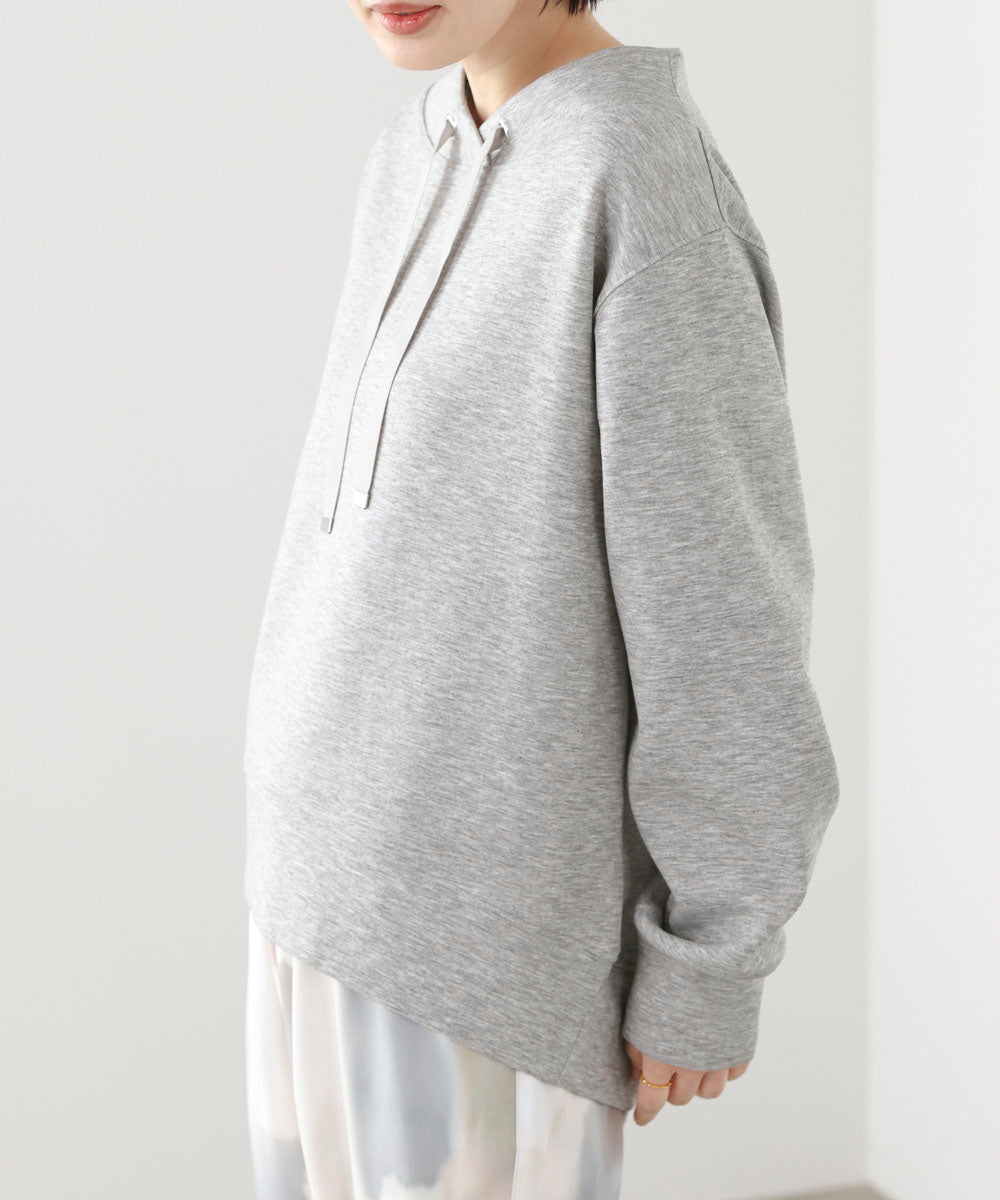 ダンボール抜き衿プルオーバー