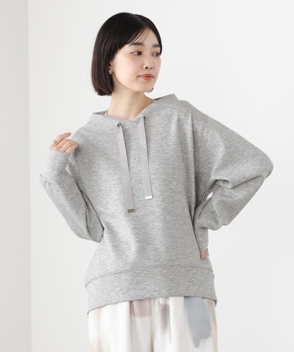 ダンボール抜き衿プルオーバー