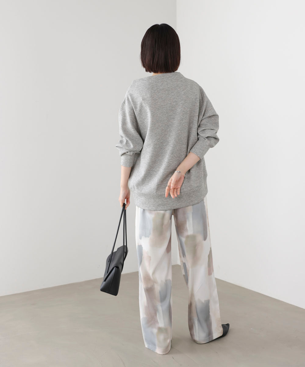 ダンボール抜き衿プルオーバー