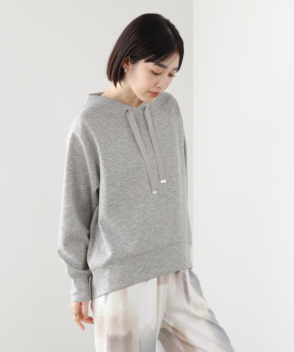 ダンボール抜き衿プルオーバー