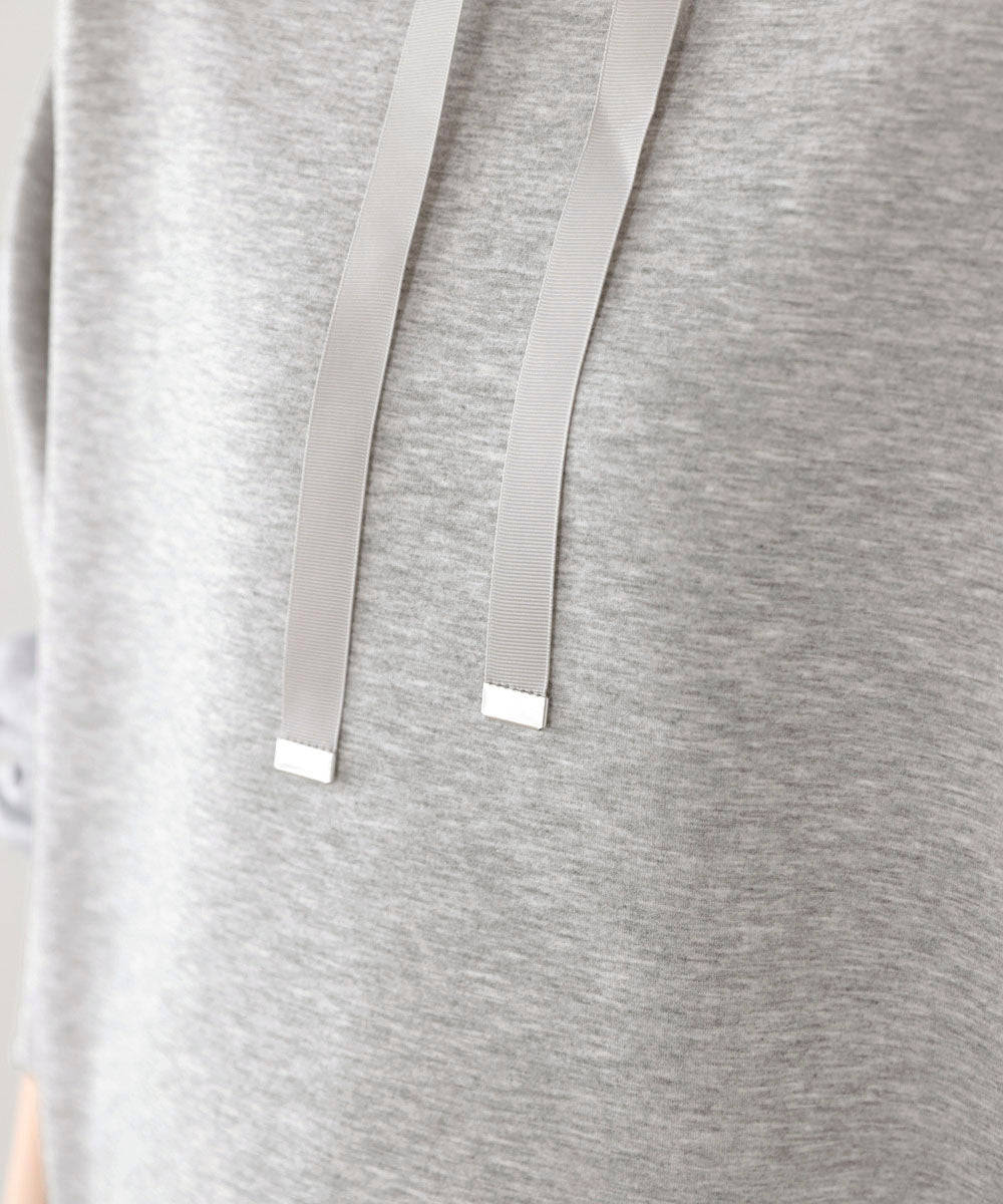 ダンボール抜き衿プルオーバー