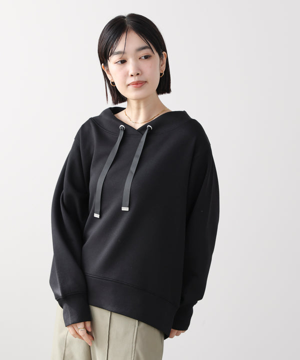 ダンボール抜き衿プルオーバー