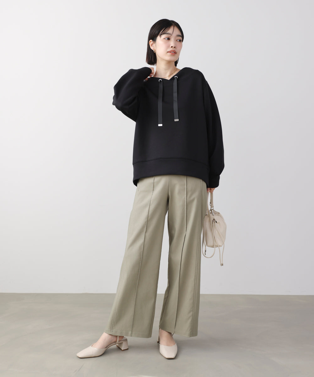 ダンボール抜き衿プルオーバー