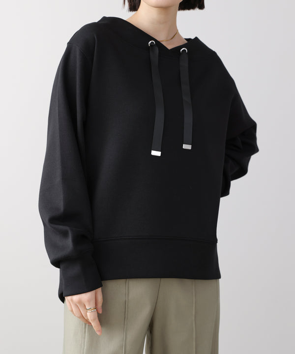 ダンボール抜き衿プルオーバー