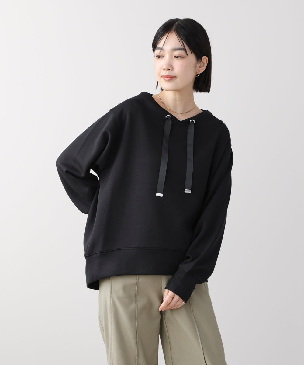 ダンボール抜き衿プルオーバー