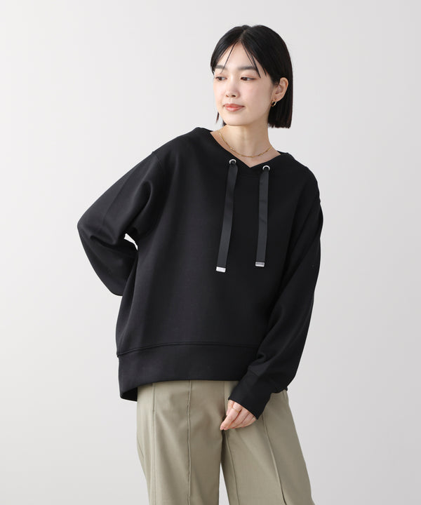 ダンボール抜き衿プルオーバー