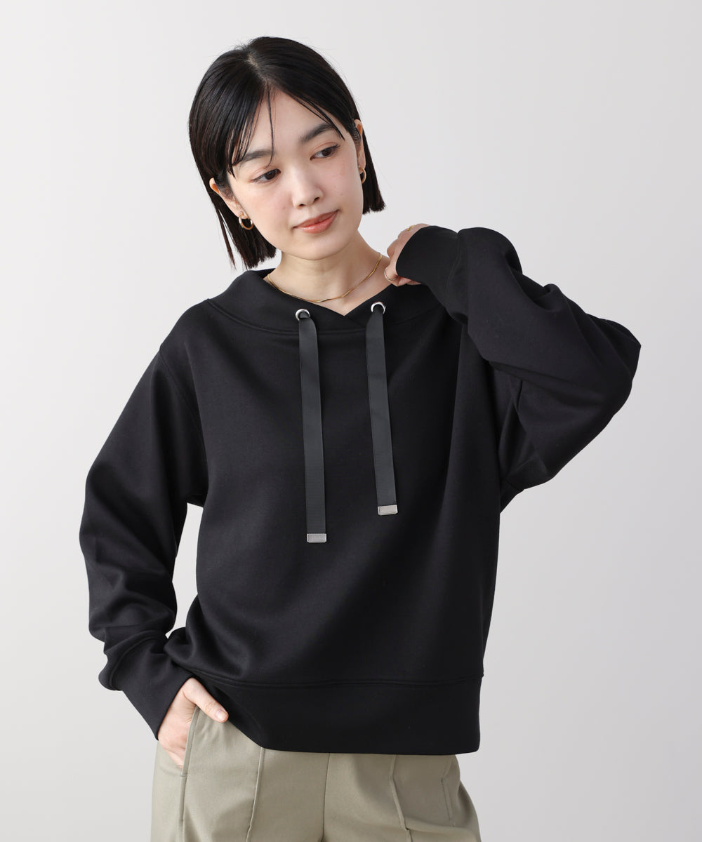 ダンボール抜き衿プルオーバー