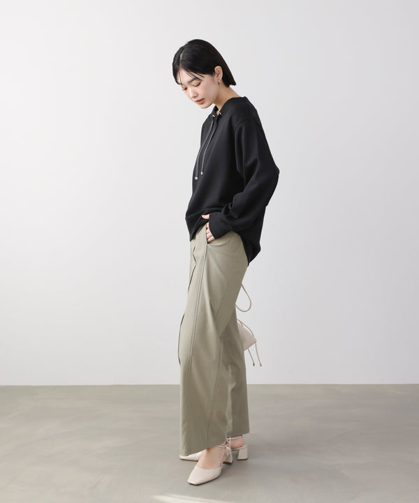 ダンボール抜き衿プルオーバー