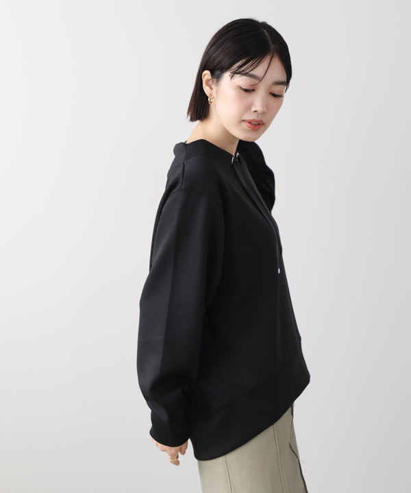 ダンボール抜き衿プルオーバー