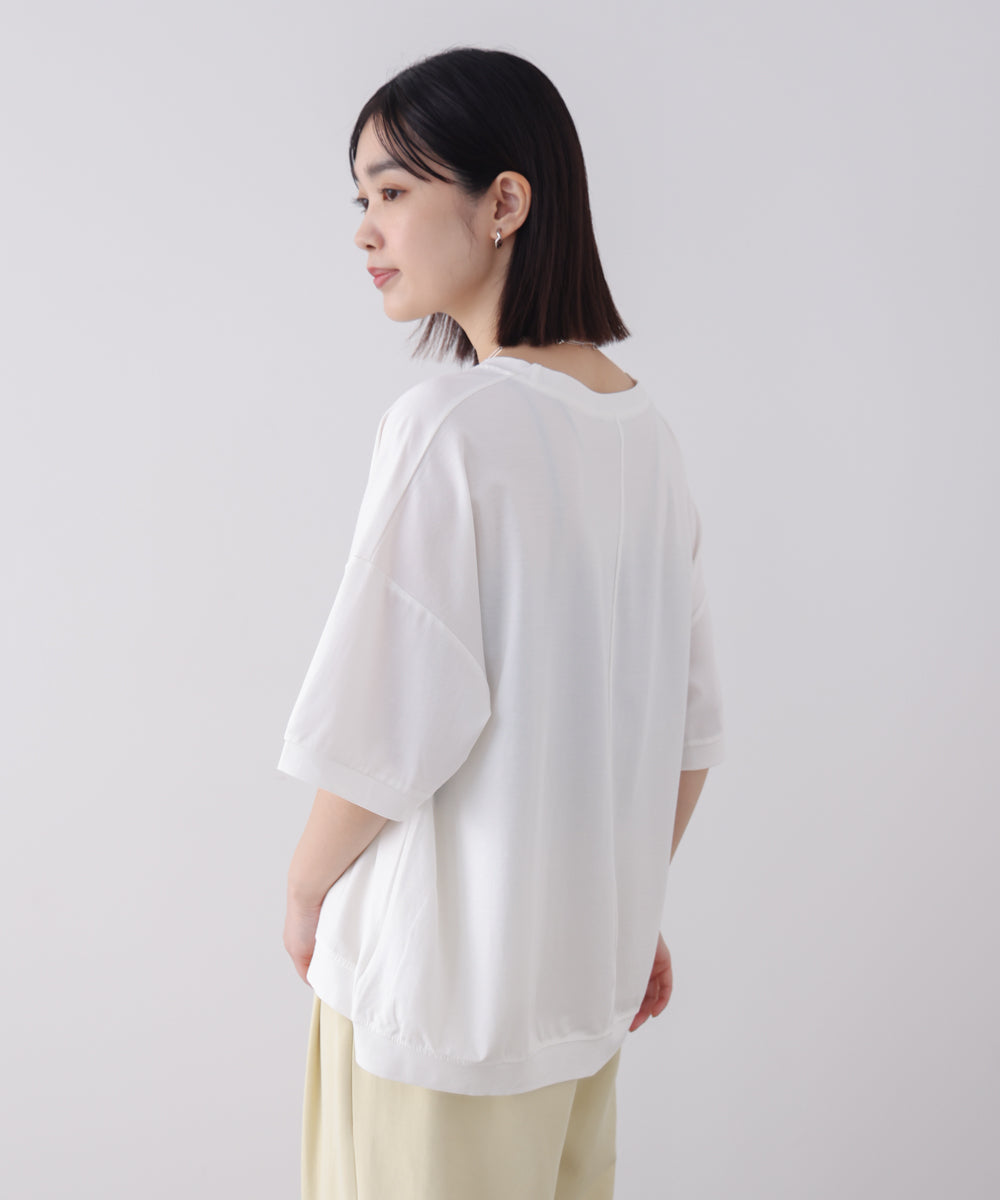 モノトーンフラワーTシャツ