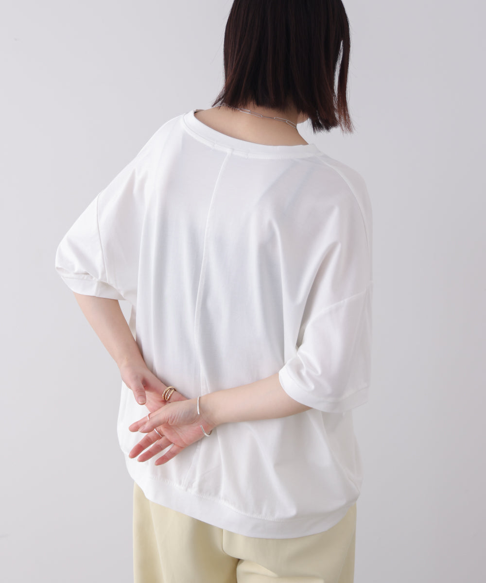 モノトーンフラワーTシャツ