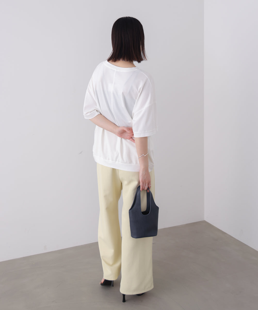 モノトーンフラワーTシャツ