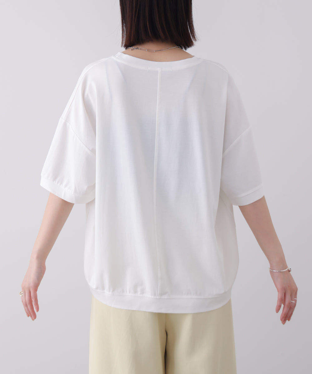 モノトーンフラワーTシャツ